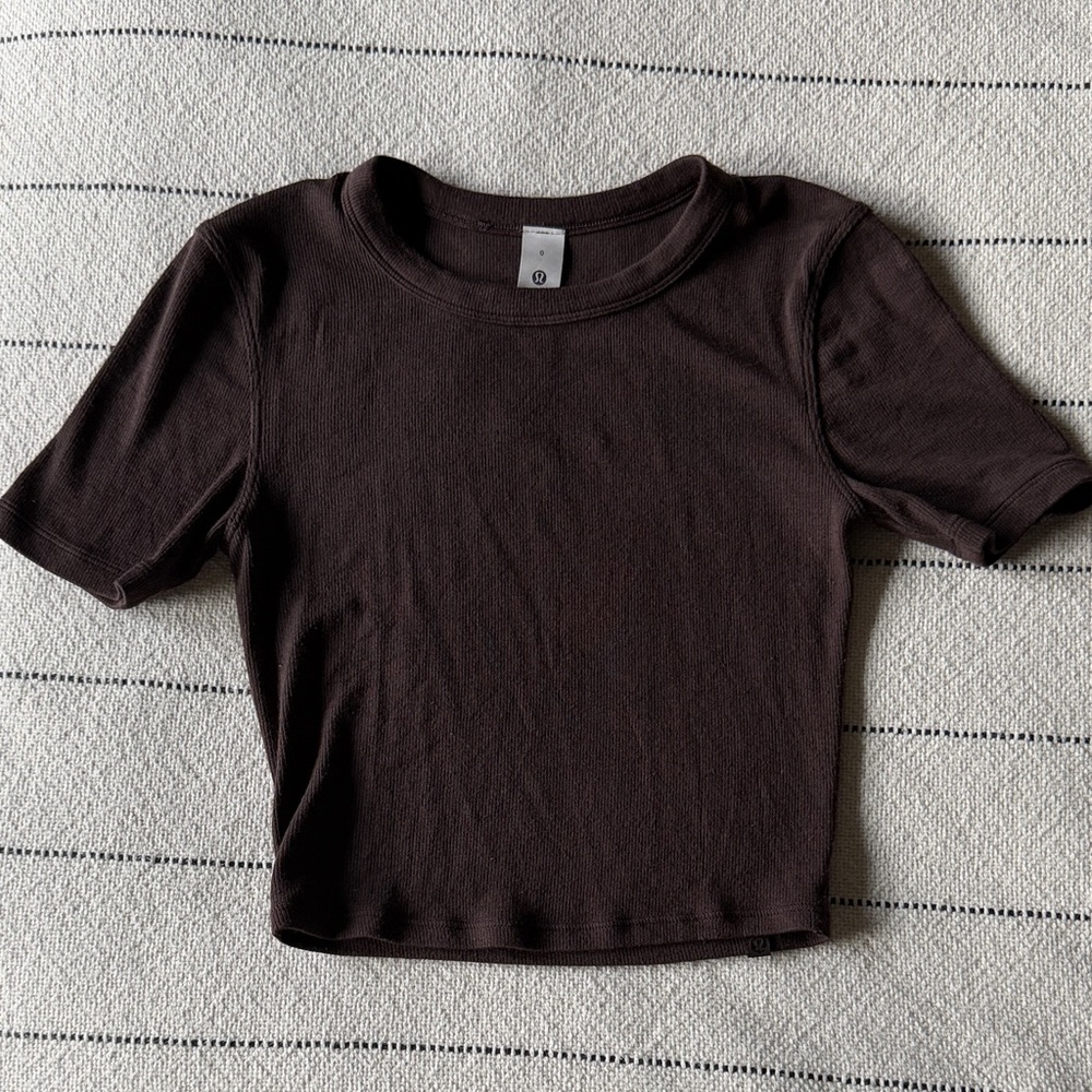 Lululemon Hold Tight Straight Hem Cropped T-Shirt - Espresso Brown Size 0